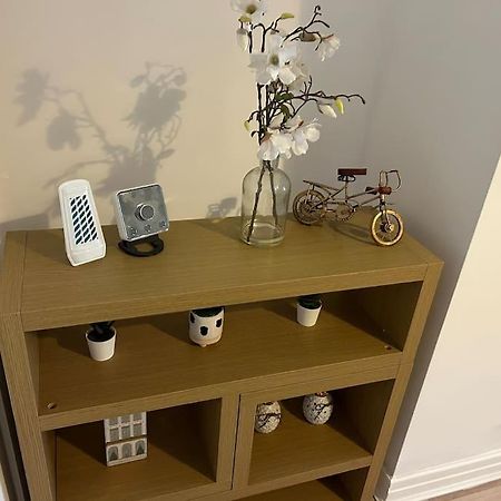 Modern & Spacious 4 Bedroom Home クルー エクステリア 写真